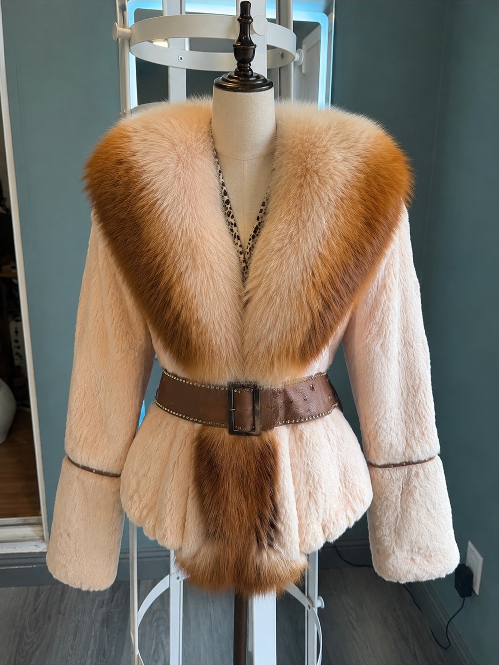 Vintage Fox Fur Collar Rabbit Fur Belted Jacket S